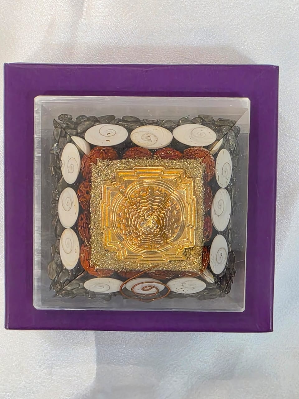 Anamayaa Dhan yog pyramid with selenite plate - Image 3